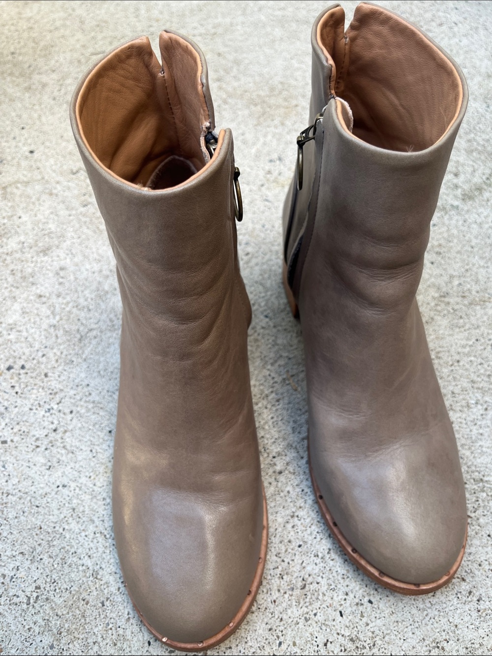 beek Taupe Leather Ankle Boots with Side Zipper